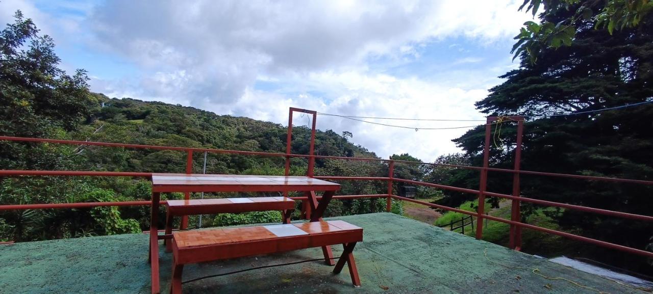 Monteverde Monkey Hostel 외부 사진